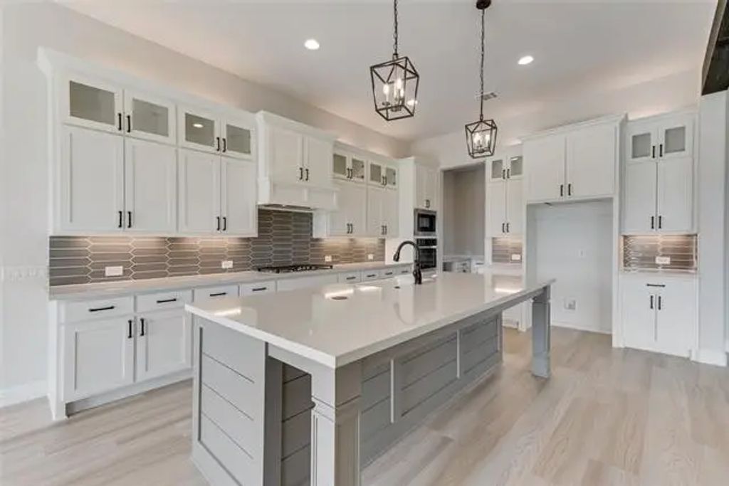 1129 Barrix Drive, Forney
