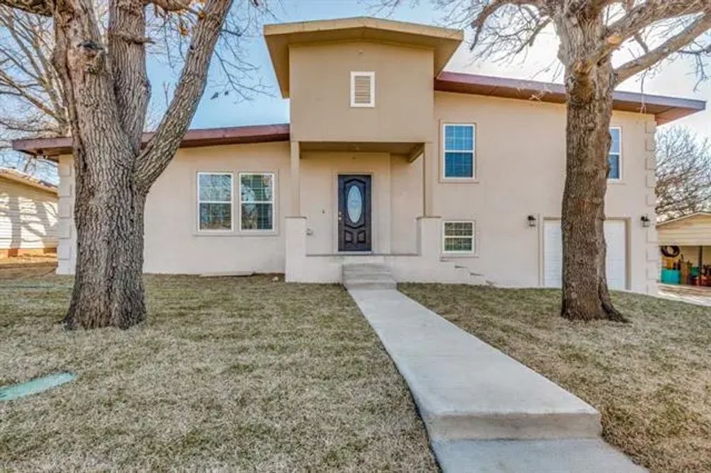 211 S Seventh Street, Jacksboro
