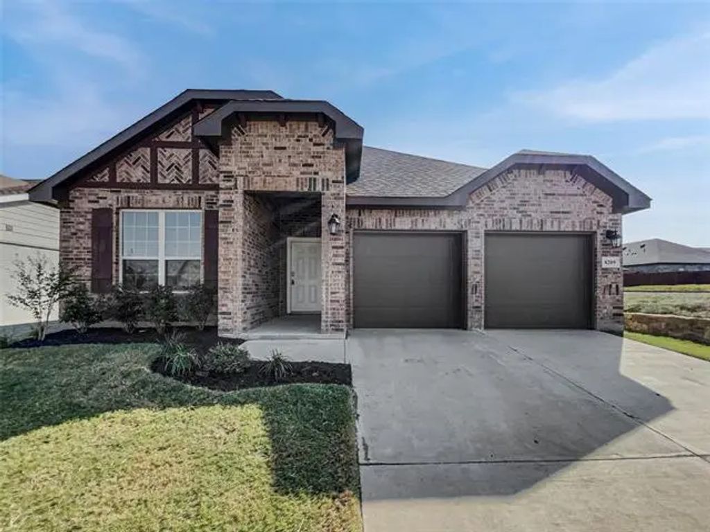 8209 Leopard Pass, Godley
