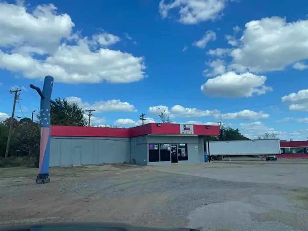 2900 Interstate 20, Van