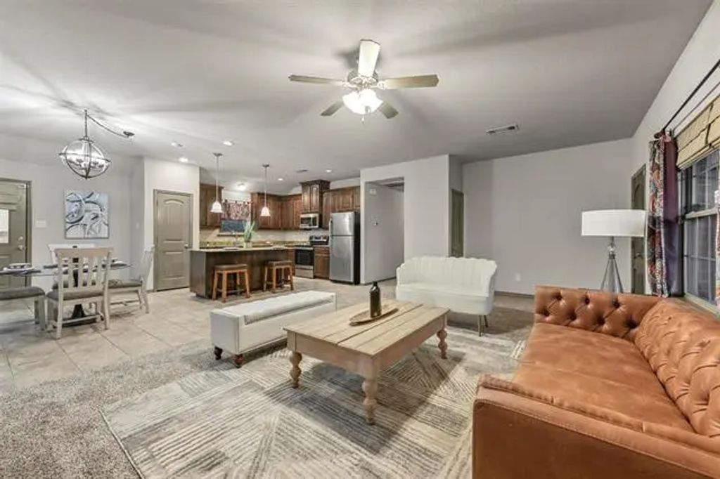 268 Hilltop Trail, New Fairview