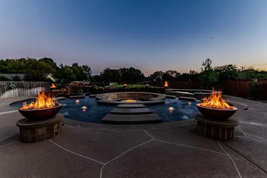 1616 Country Club Drive, Mansfield