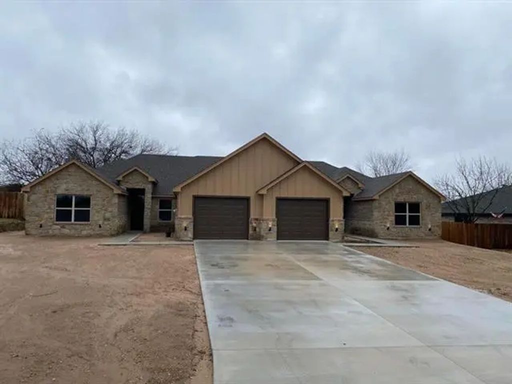 220 St Charles Drive, Springtown