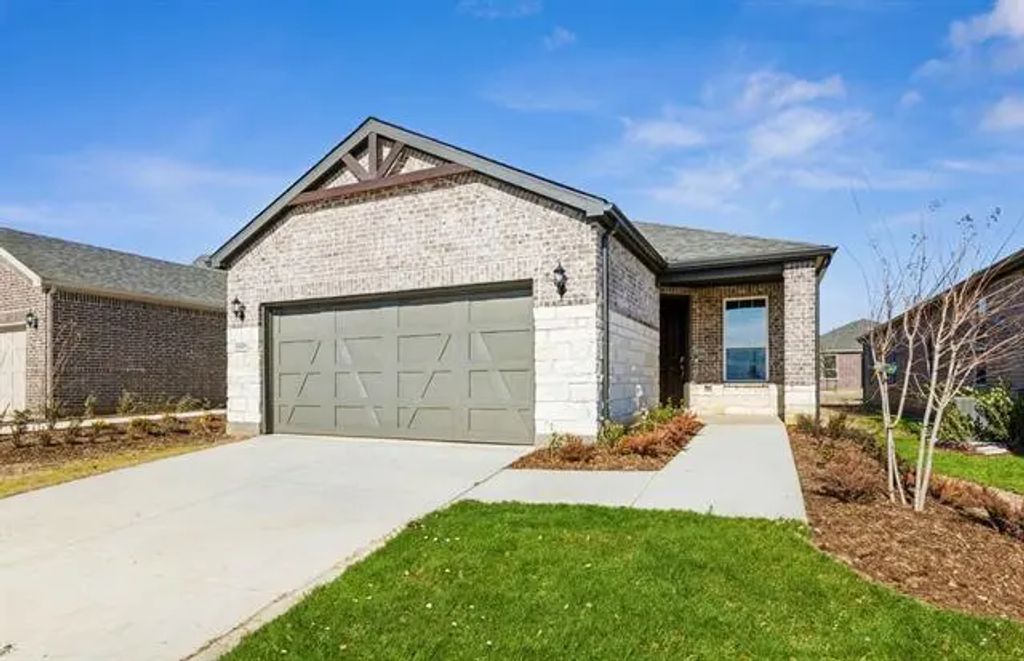 1229 Bogart Way, Celina