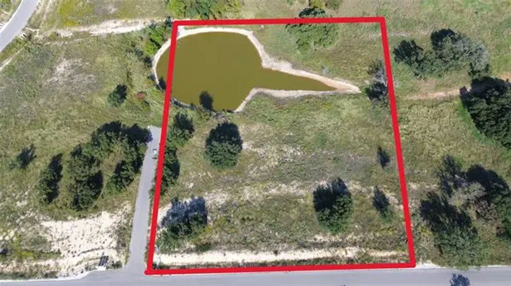 607 R C Luker Court, Granbury