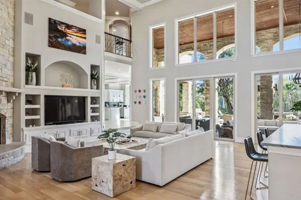 6800 Rainwood Drive, Plano