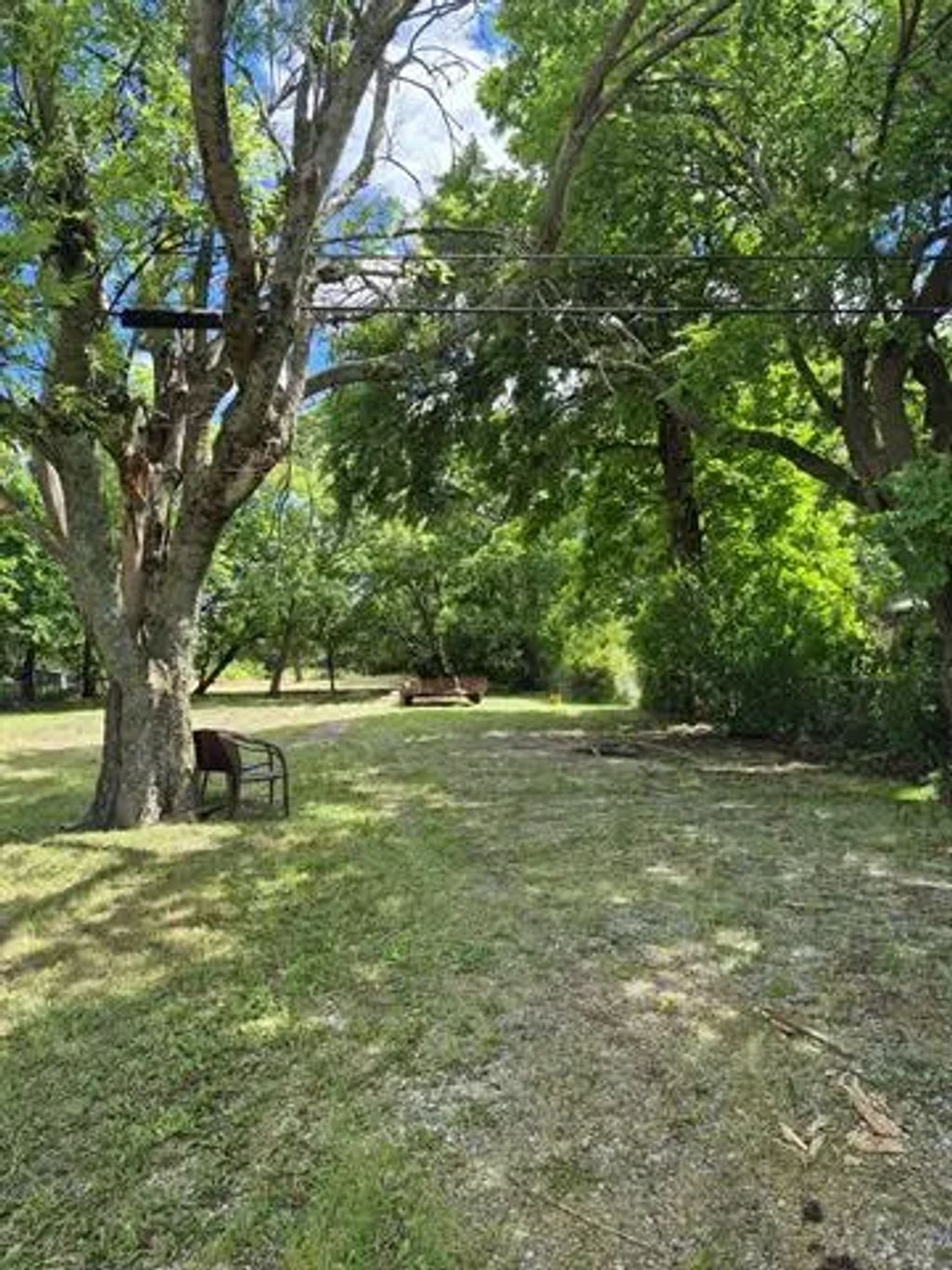 603 E Fannin Street, Leonard