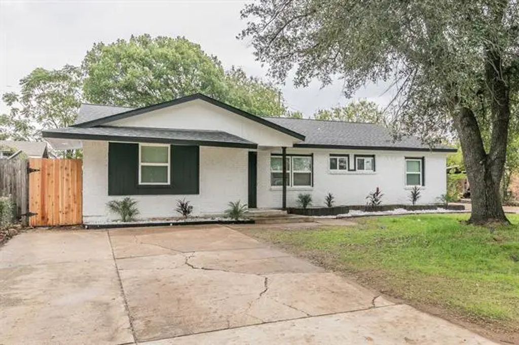 2820 W Rochelle Road, Irving