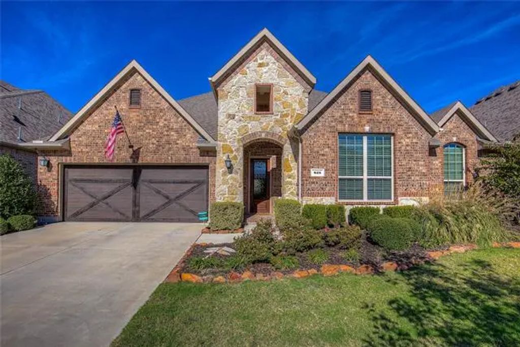 825 Boardwalk Way, Little Elm