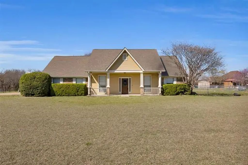 137 Saddle Ridge, Waxahachie