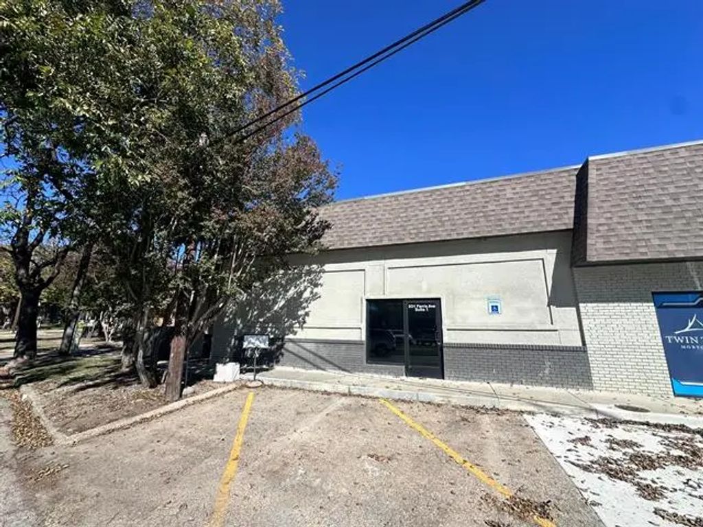 201 Ferris Avenue Suite 1, Waxahachie
