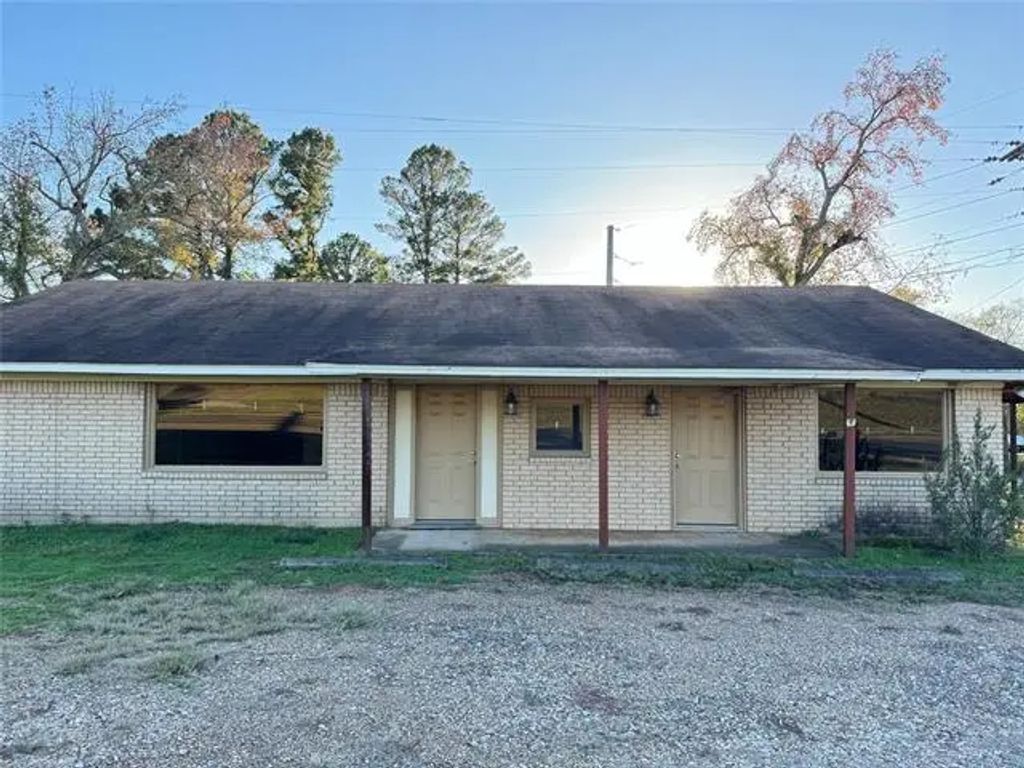 195 County Road 2100 Highway 11, Daingerfield