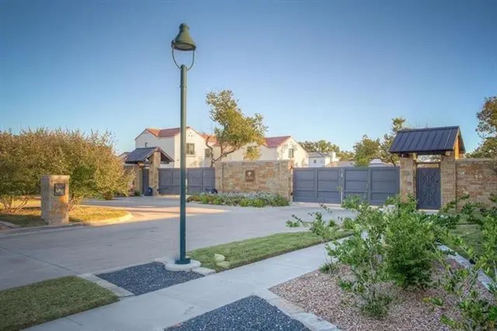 117 Pineland Place, Fort Worth