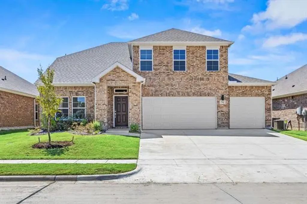 752 Vineyard Way, Forney