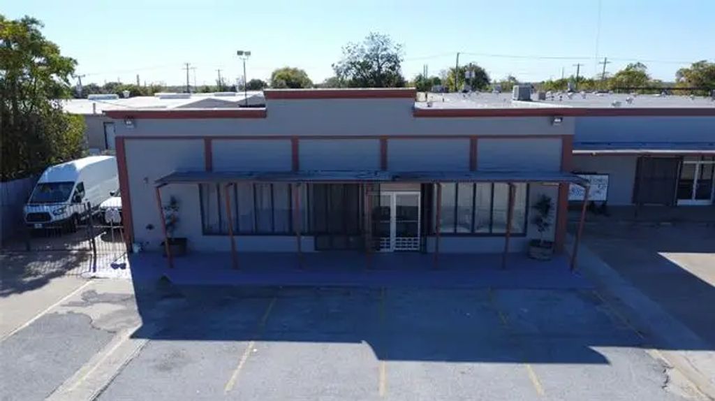 5530 Military Parkway, Dallas