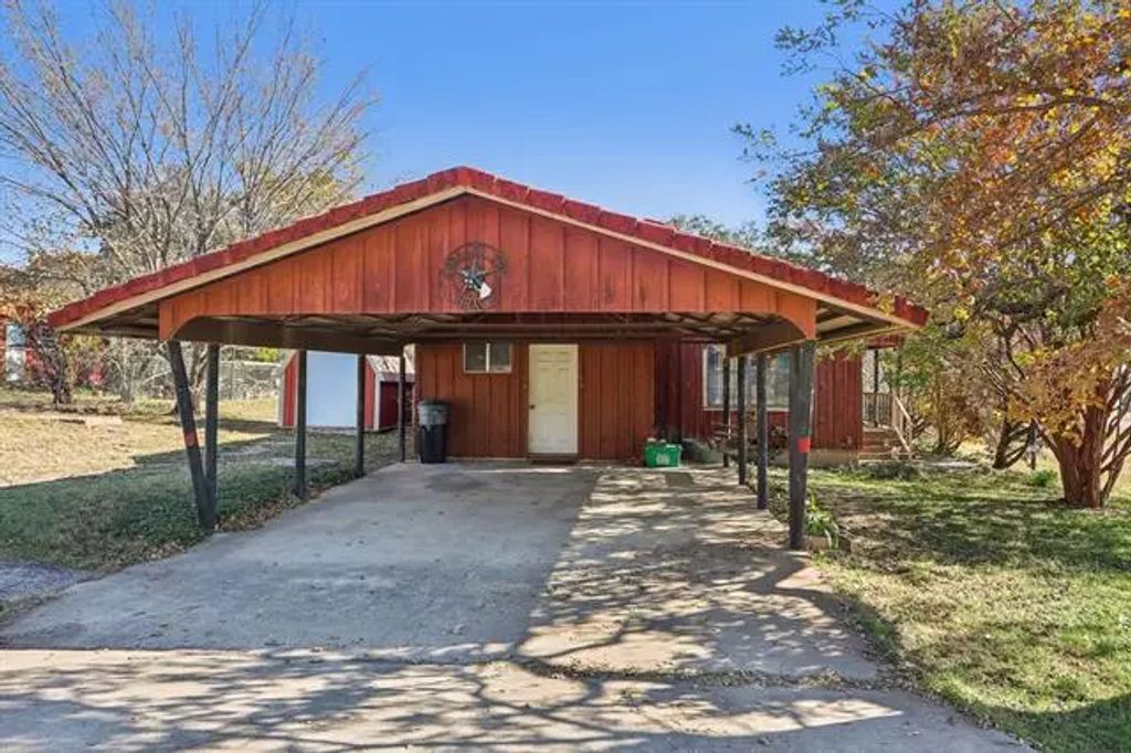 100 Westline Road, Azle