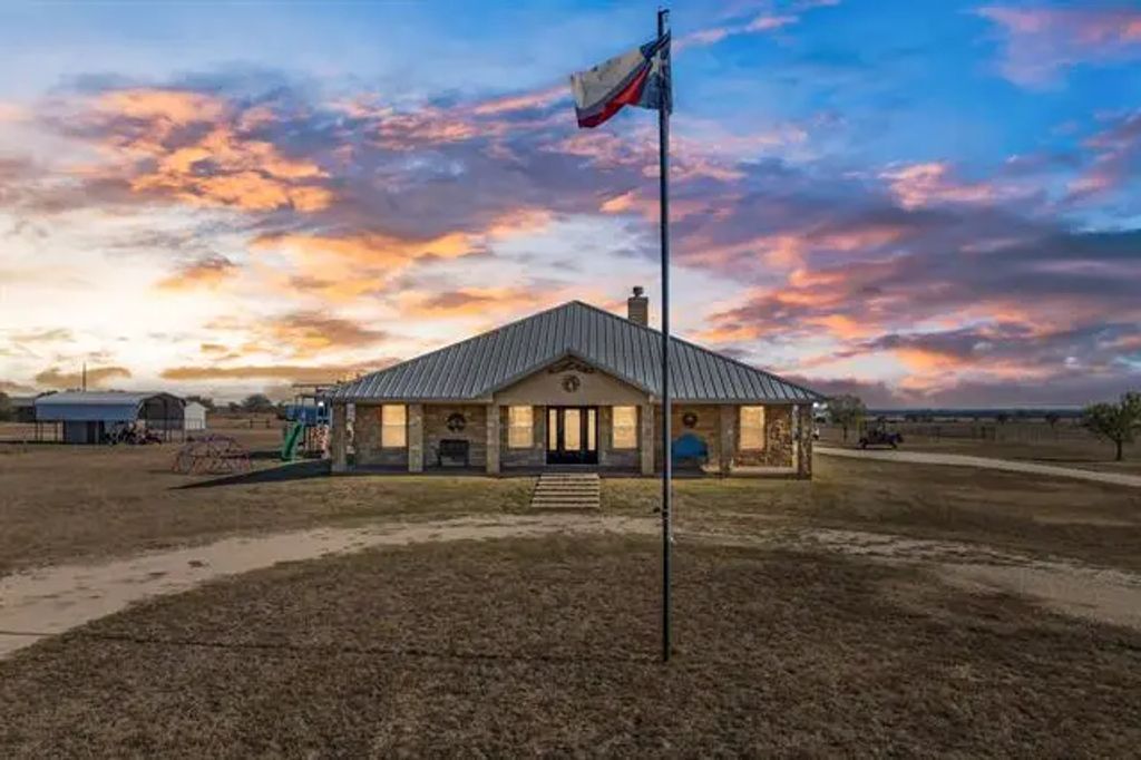 1986 Rattler Hill Road, McGregor