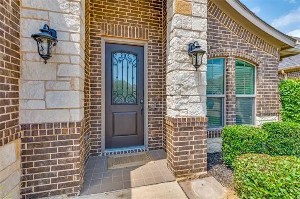 929 Merion Drive, Fort Worth