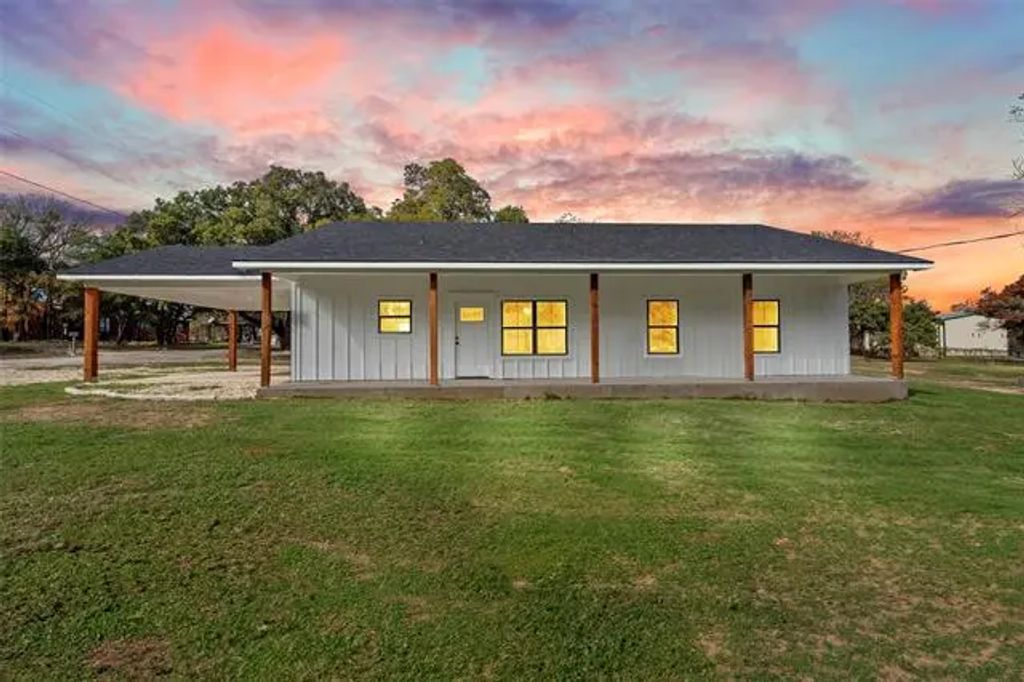 116 County Road 1731, Clifton