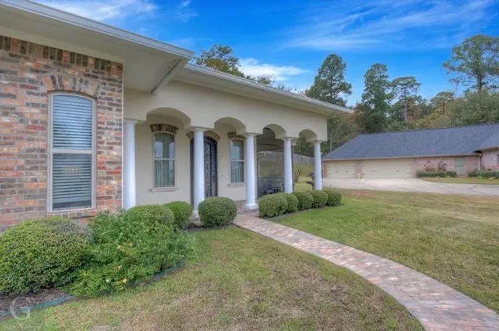 2906 Rue Orleans, Shreveport