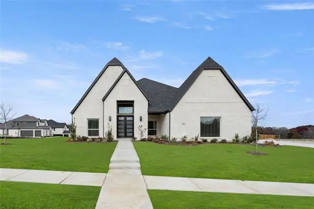 1123 E Hidden Lakes Drive, DeSoto