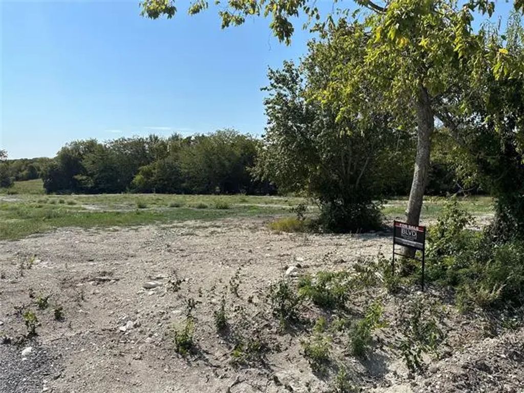 Lot 9 E Ball Street, Tom Bean