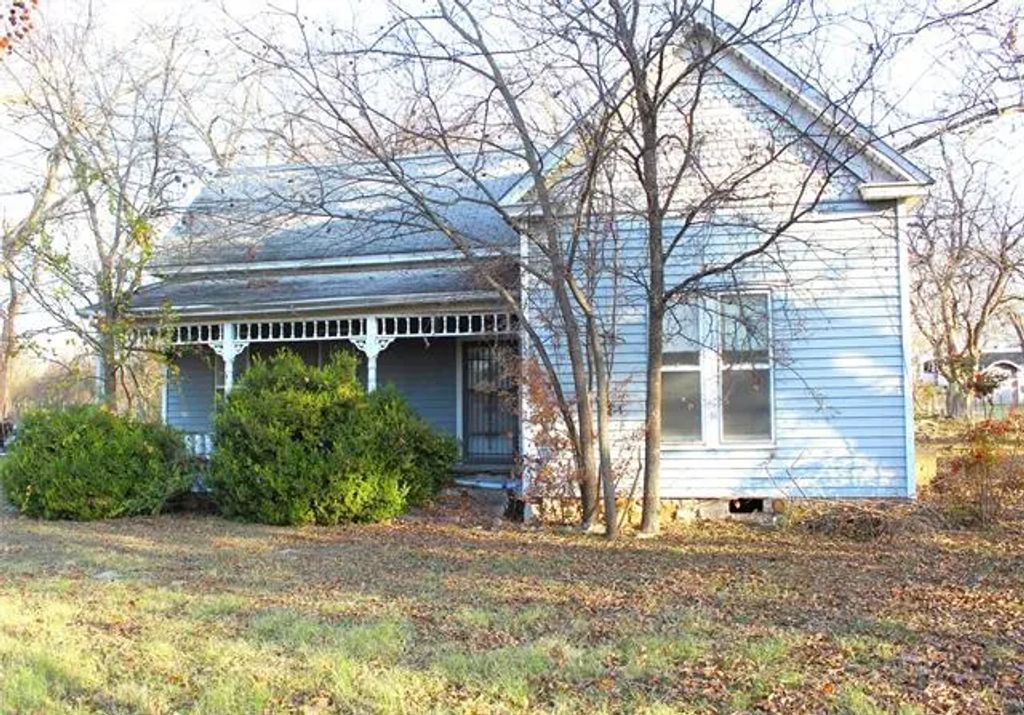 412 W Live Oak Street, Dublin