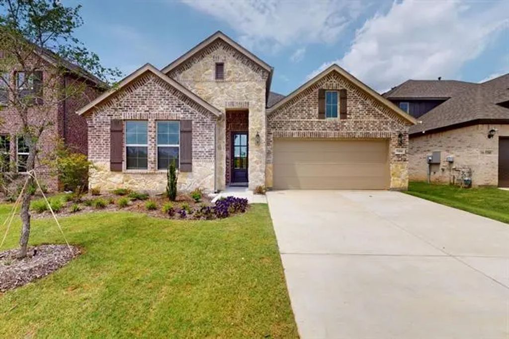 5204 Edge Way, Denton
