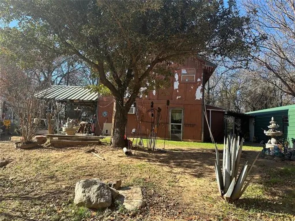 701 Midway Drive, Springtown