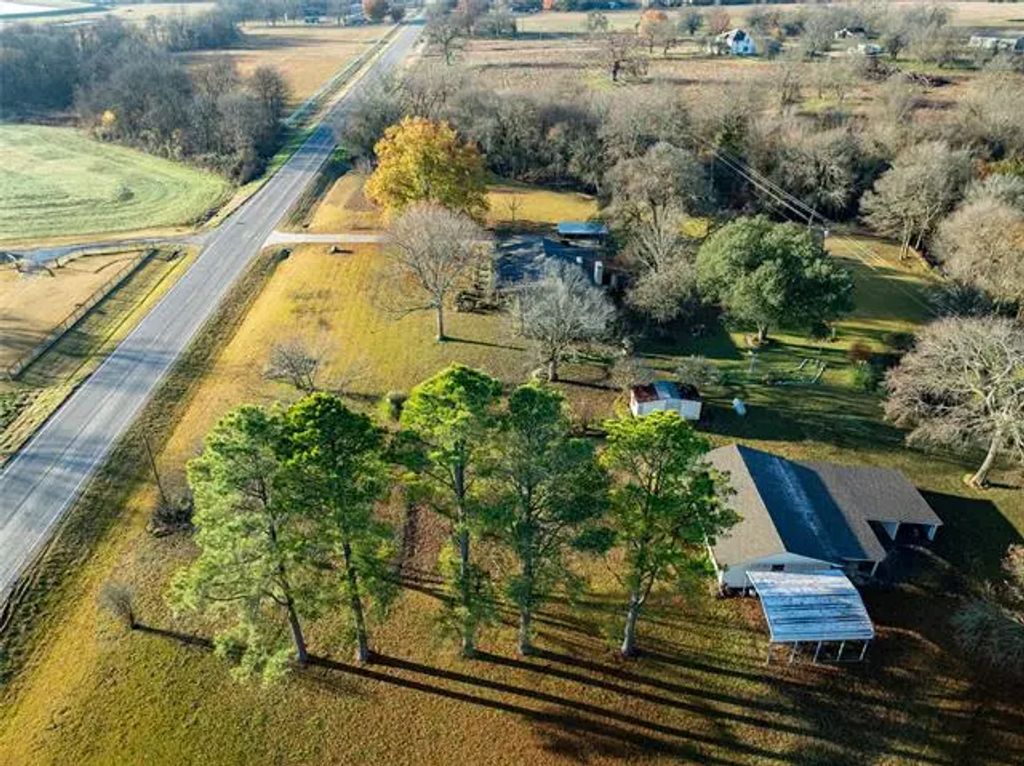1409 Farm Road 1159, Clarksville