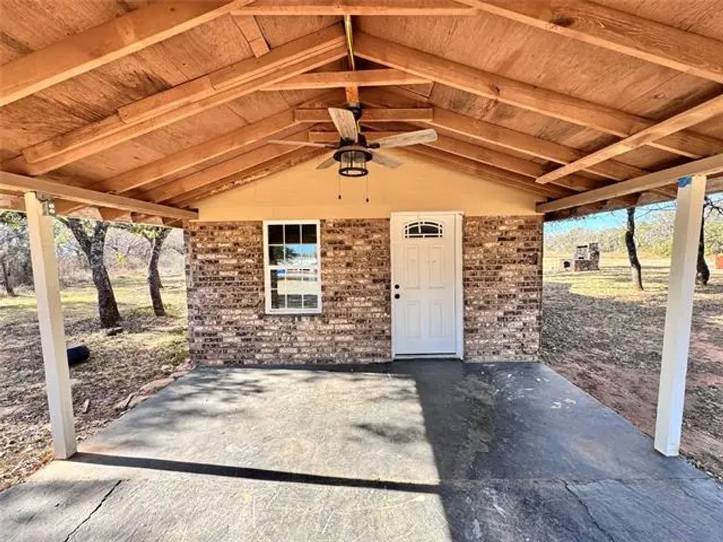 125 Torres Lane, Brownwood