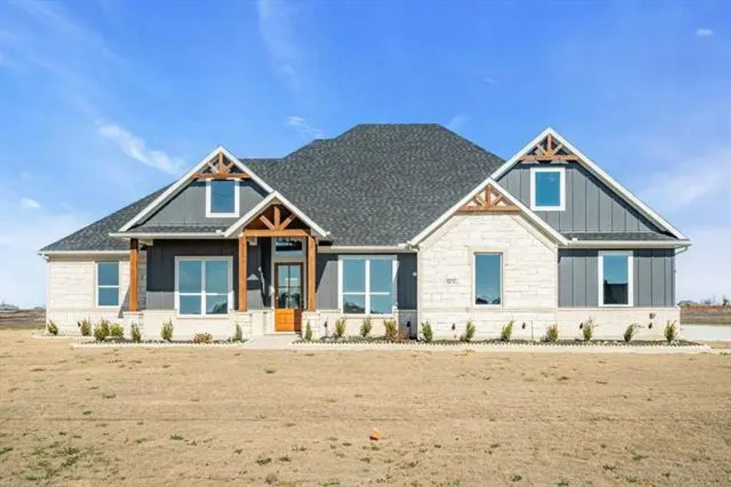 561 N Armstrong Road, Venus