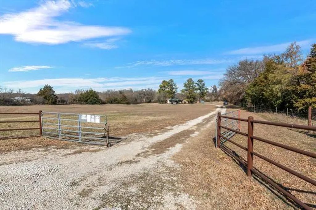 990 County Road 4371, Decatur