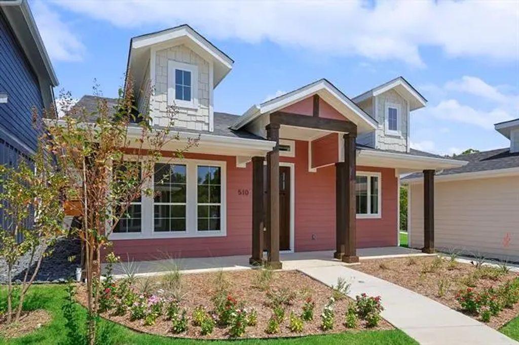 510 Woodside Trail, Waxahachie