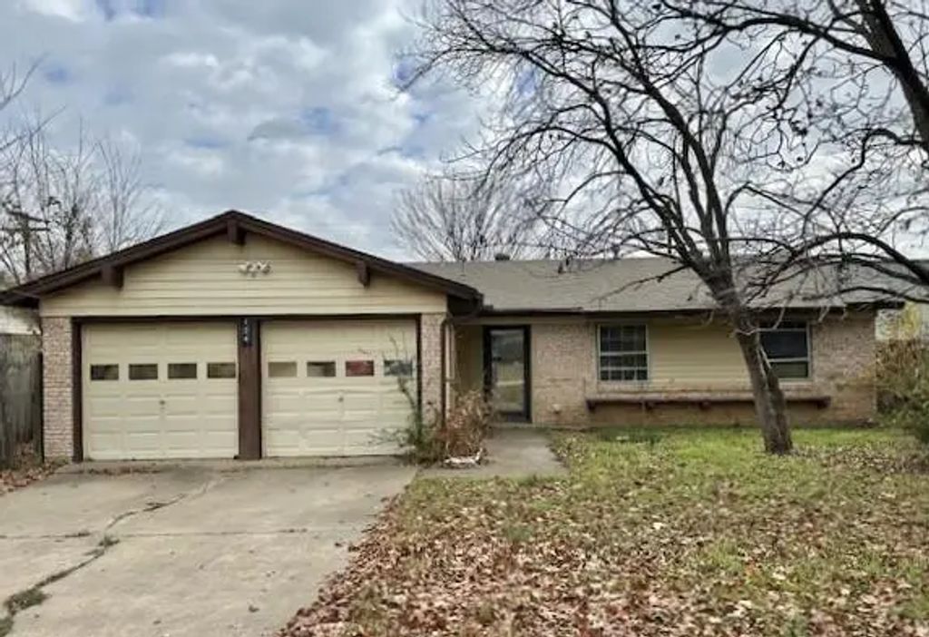 124 Bluebird Circle, Denton