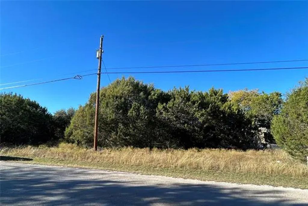 5503 Black Pine Circle, Granbury