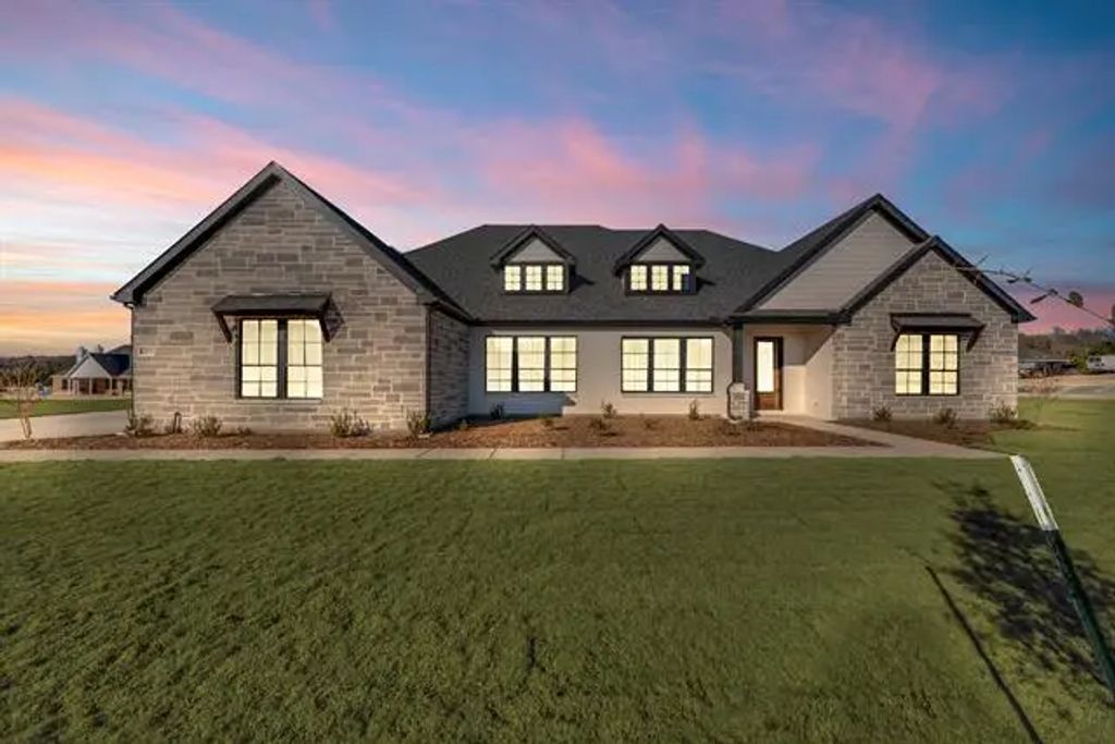 1075 Julian Drive, Van Alstyne