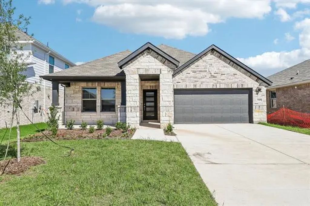1347 Los Olmos Lane, Crandall