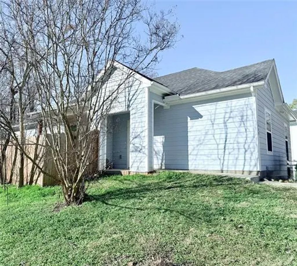 2909 S Scullin Avenue, Denison