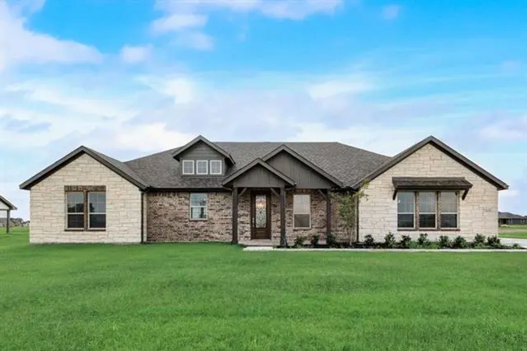 2469 Blackjack Oak Road, Oak Ridge
