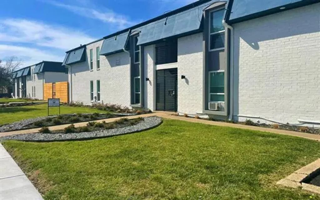 3627 Almazan Drive C119a, Dallas