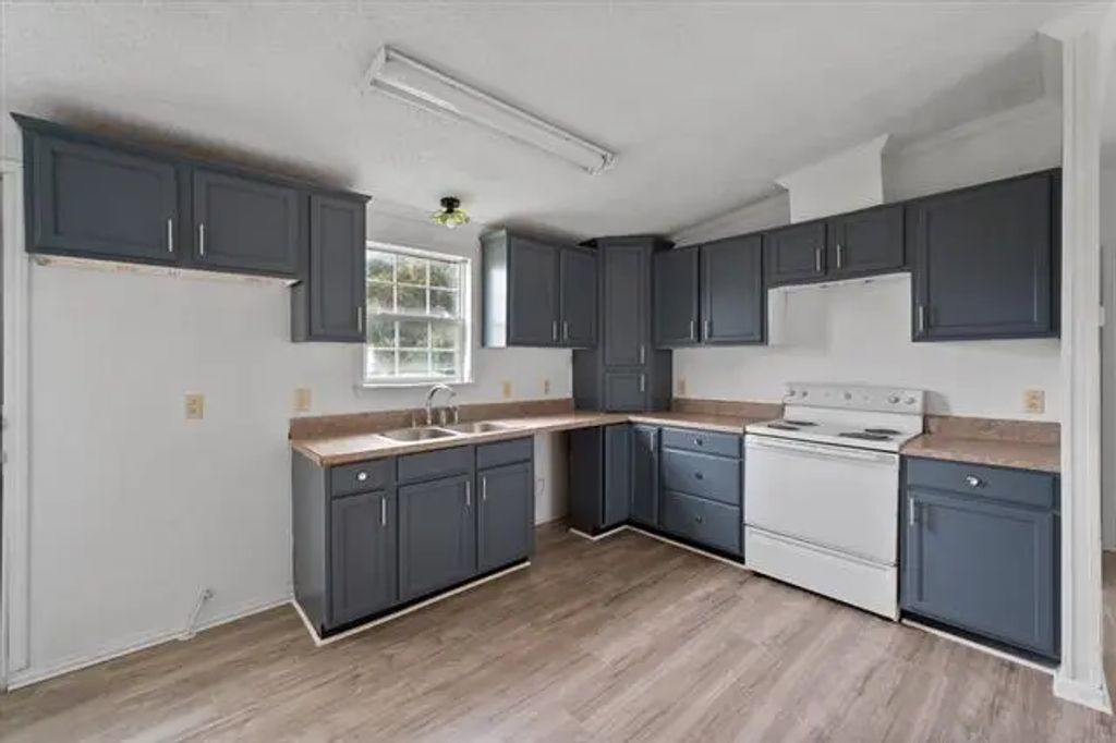 3340 Knight Street, Corsicana
