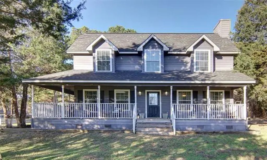 611 Cr 2205, Mineola