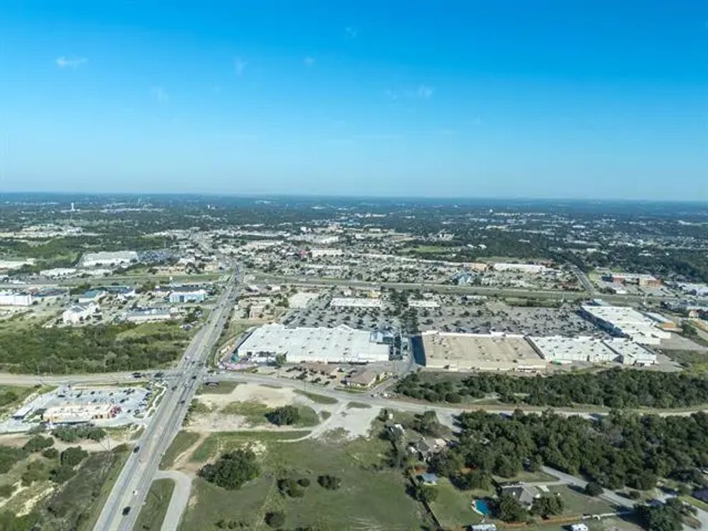 14+ Cleburne Highway, Weatherford