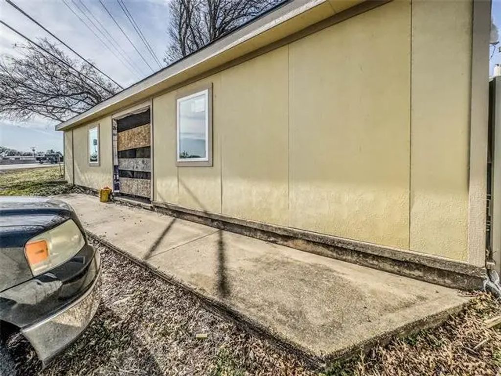 719 E Highway 67, Duncanville