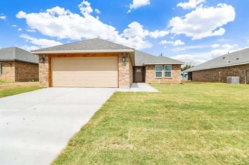 804 Bella Boulevard, Coleman