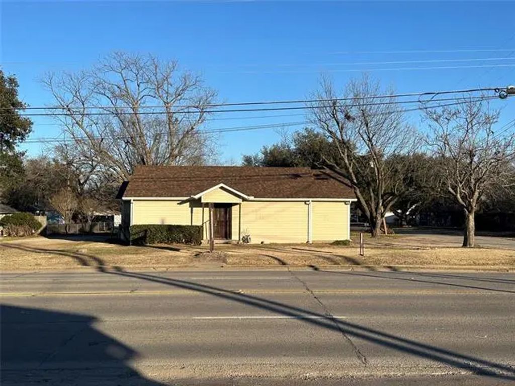 1407 S Washington Street, Kaufman