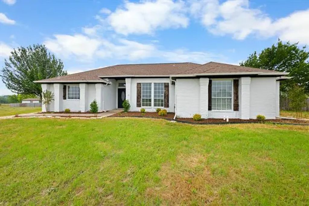 1253 Private Road 4011, Decatur