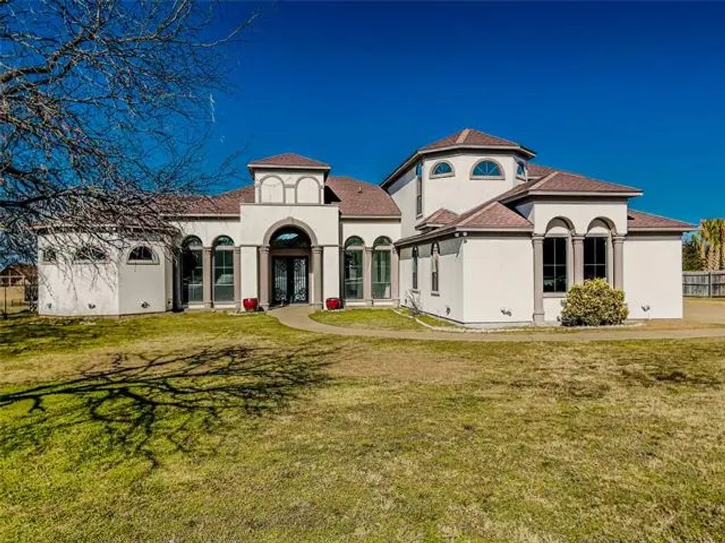 2861 Lakeview Drive, Cedar Hill