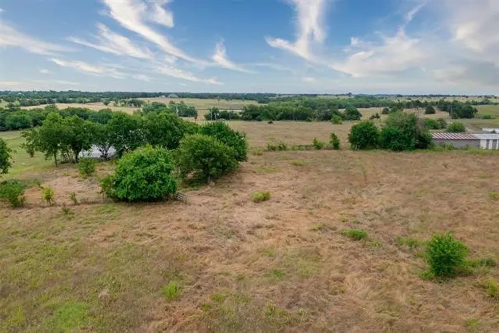 5618 County Road 1094, Celeste